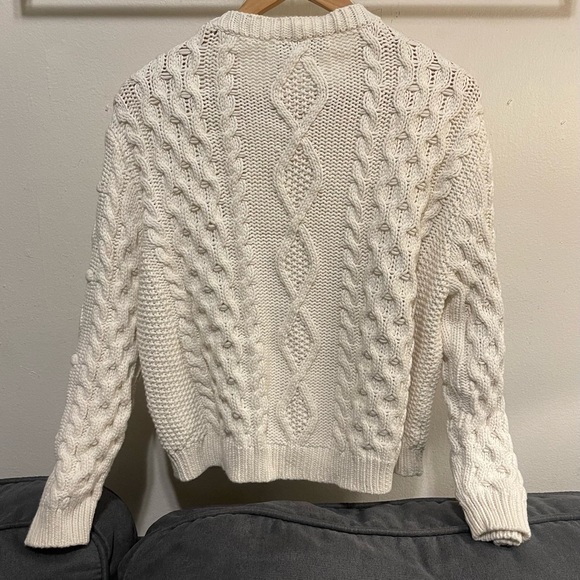 Zara White Sweater. - Picture 3 of 7